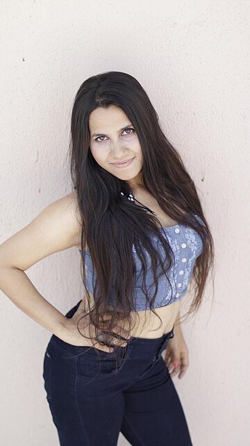 Nikhita Gandhi - Wikiunfold.com